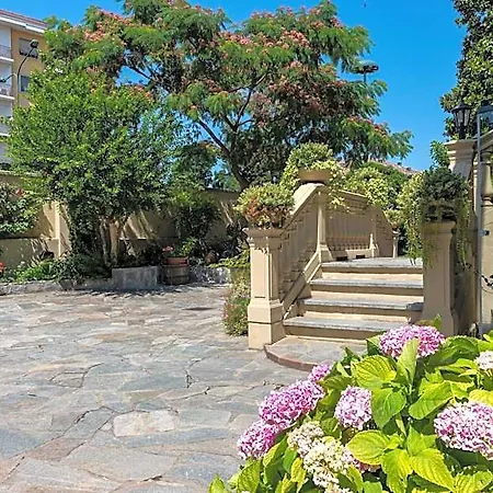 Mery Bed & Breakfast 4*